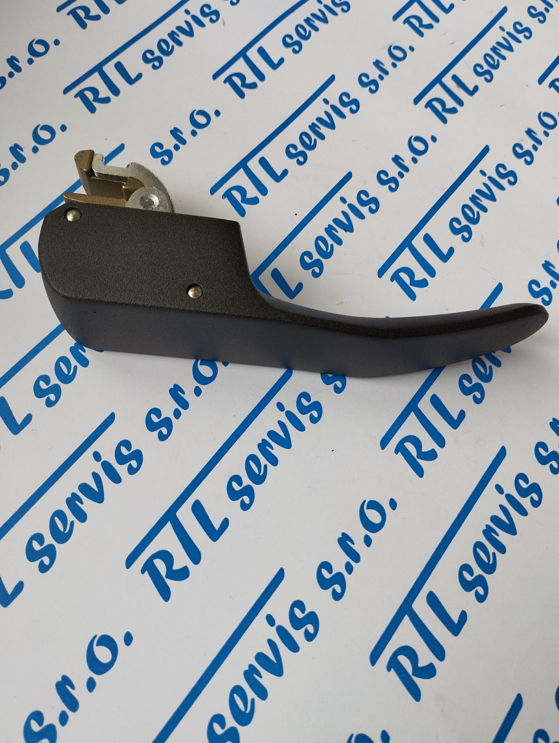 B12336301 taky